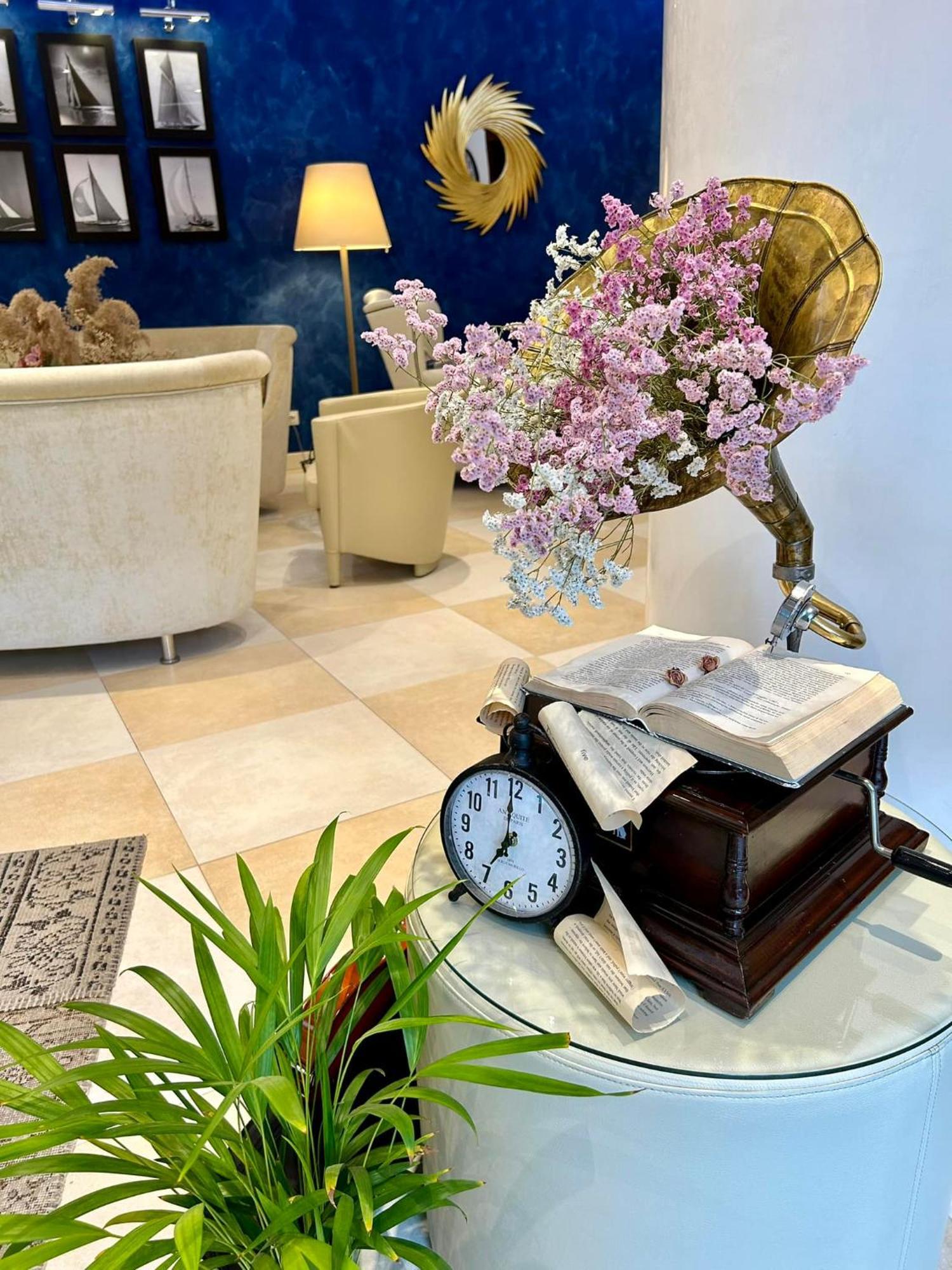 Erbavoglio Hotel Rimini Bagian luar foto