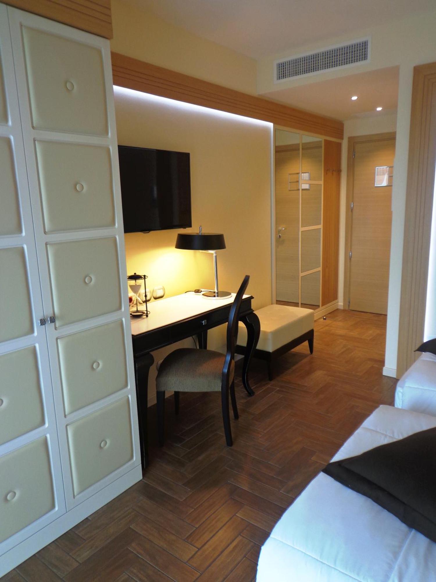 Erbavoglio Hotel Rimini Ruang foto