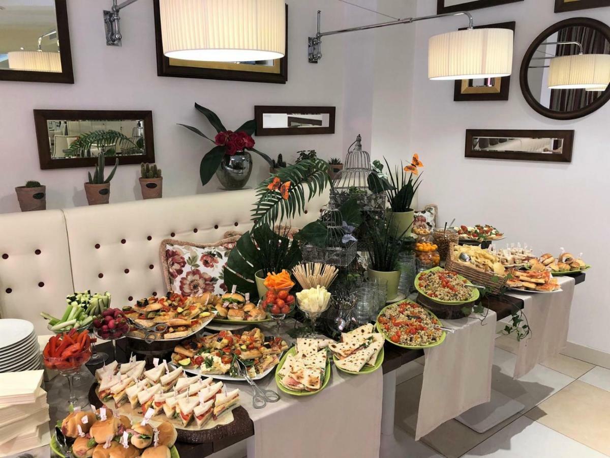 Erbavoglio Hotel Rimini Bagian luar foto