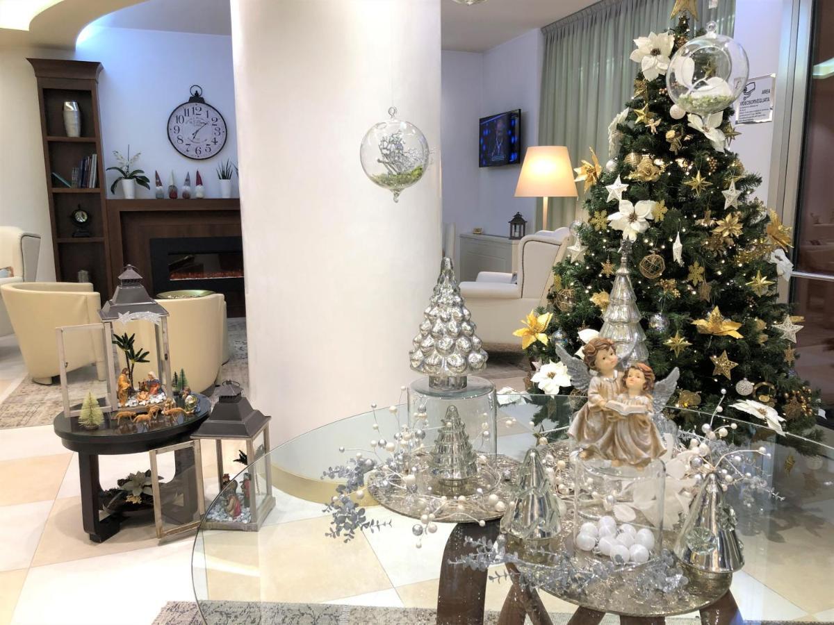 Erbavoglio Hotel Rimini Bagian luar foto